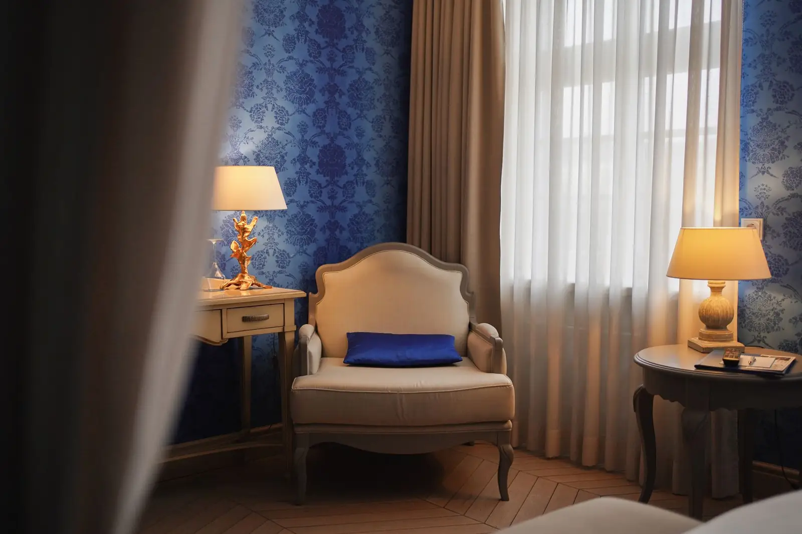 Norquavian Royal Lodge interior detail